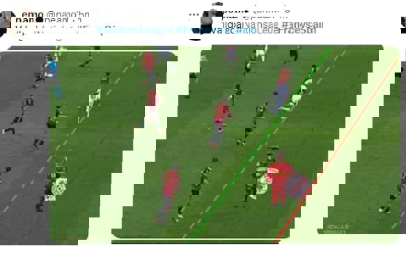 1652858