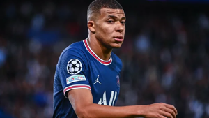 آشتی هواداران با امباپه؛ ستاره PSG عفو شد