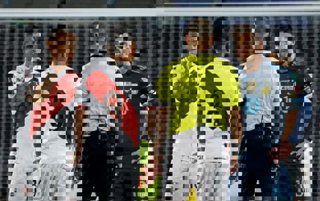 حمله بیسابقه لیونل مسی به داور برزیلی (عکس)