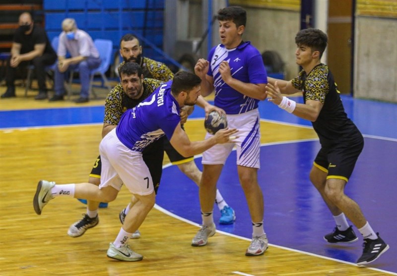 تیم هندبال ذوب آهن مرحله سوم را با برد آغاز کرد