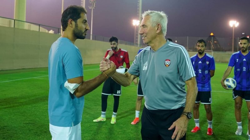 سرمربی امارات از اخراج فرار کرد