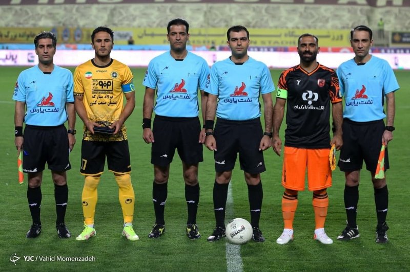 کاپیتانِ آرام سپاهان و باز کردن گره بازی (عکس) 