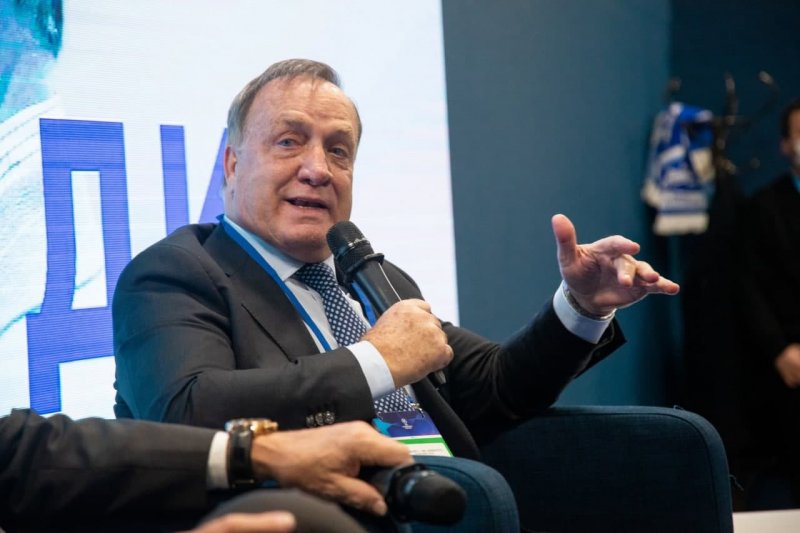 دیدار هواداران زنیت با سرمربی عراق (عکس)