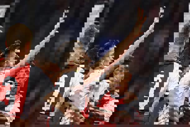 1657541