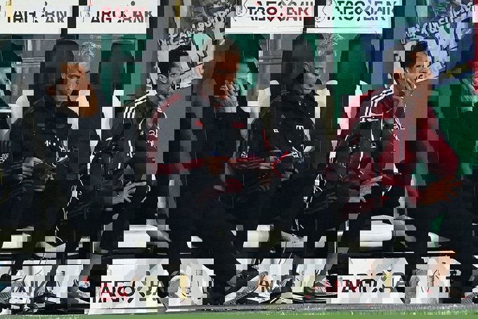 1658617