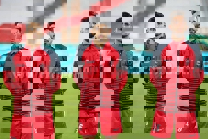 عقب‌تر از پرسپولیس پارسال -تنه‌ به تنه با مدعیان