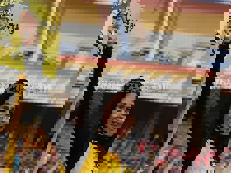 درهای نقش جهان به روی زنان باز شد (عکس)