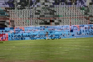 کمک داور بی‌اطلاع از پرچم داوری! (عکس)