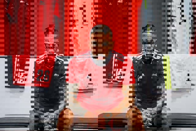 یادداشت: بیایید به اشکان دژاگه حق بدهیم