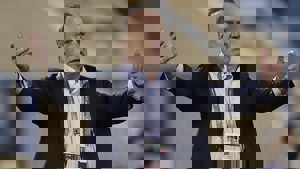 سرمربی تیم ملی فوتبال عراق استعفا کرد