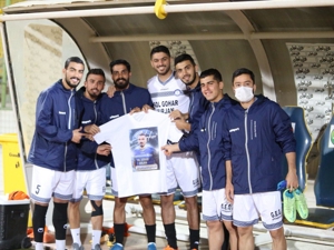 بازیکنان گل گهر به یاد یونس شاکری (عکس) 