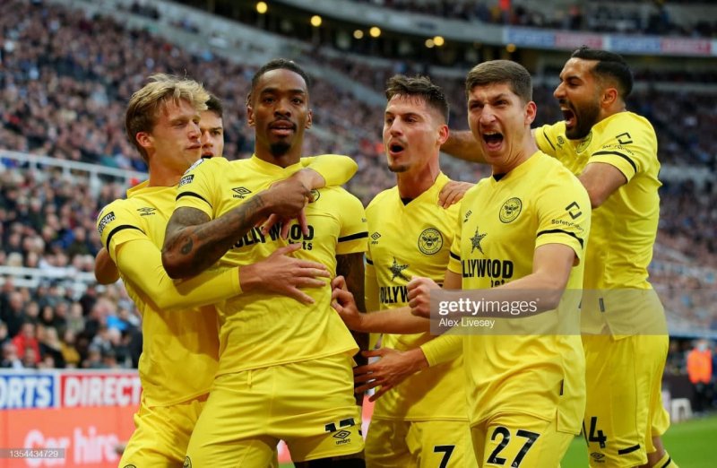 تک امتیاز یاران قدوس در بازی جذاب انگلیس