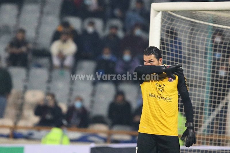 حقیقی از گل گهر شکایت کرد 