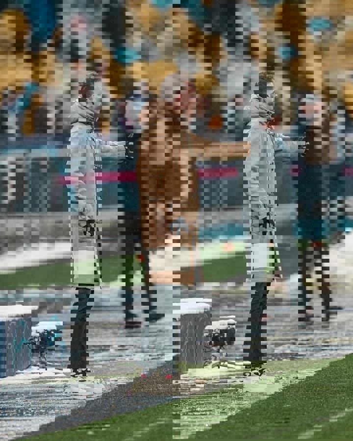 1667385