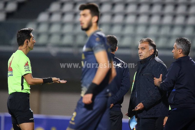 استقلال از گلگهر شکایت میکند