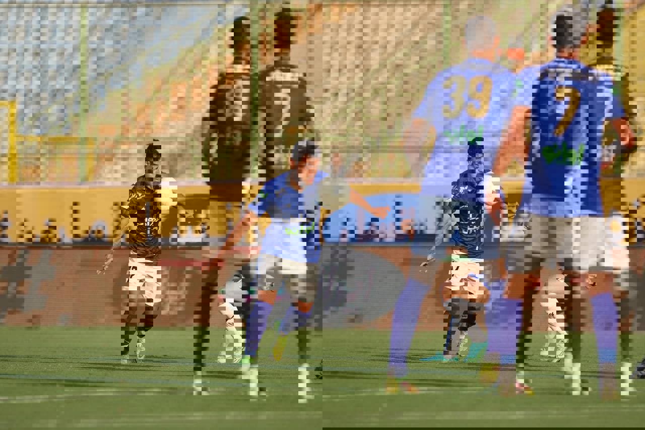 جعفر سلمانی مدافع چپ استقلال