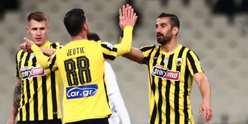 یکی از ۳ ایرانی آ. ا. ک بازی میکند