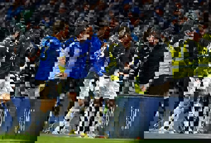 اورتون ۲-۱ آرسنال: بنیتس فعلا اخراج نمیشود