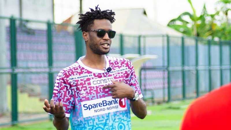 اولین کیت با QR کد دنیا برای اعتراض به جام جهانی