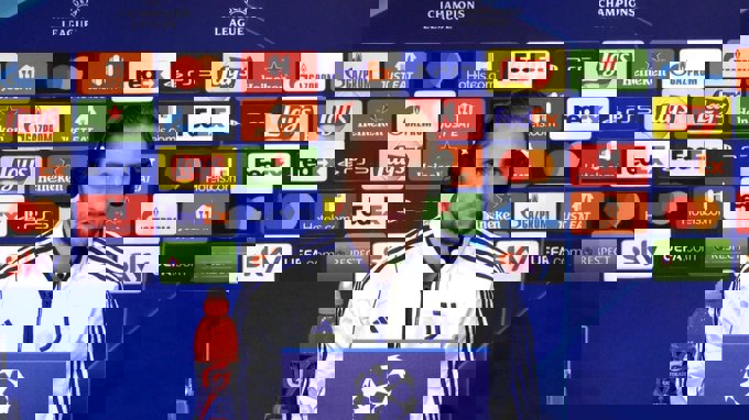 1671827
