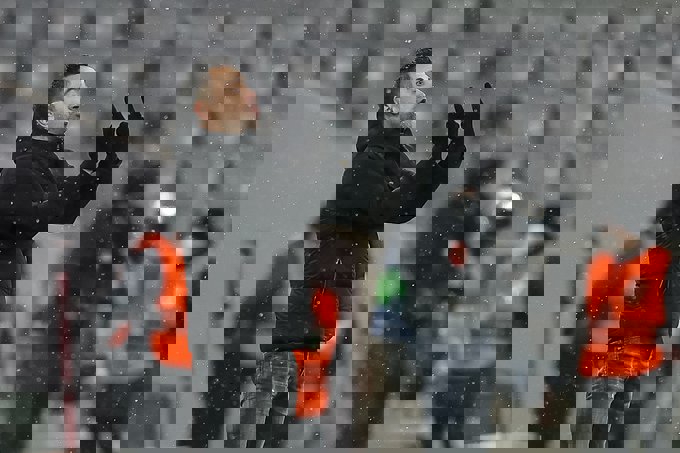 1672308