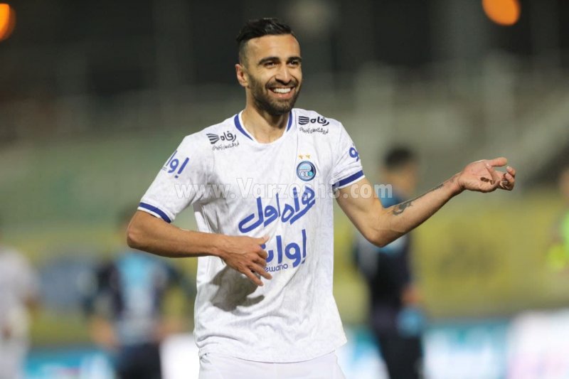  طلایی ترین تعویض لیگ برتر،یک نوازنده!(عکس)