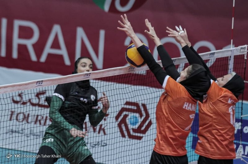 در هفته دوازدهم لیگ والیبال زنان چه گذشت؟