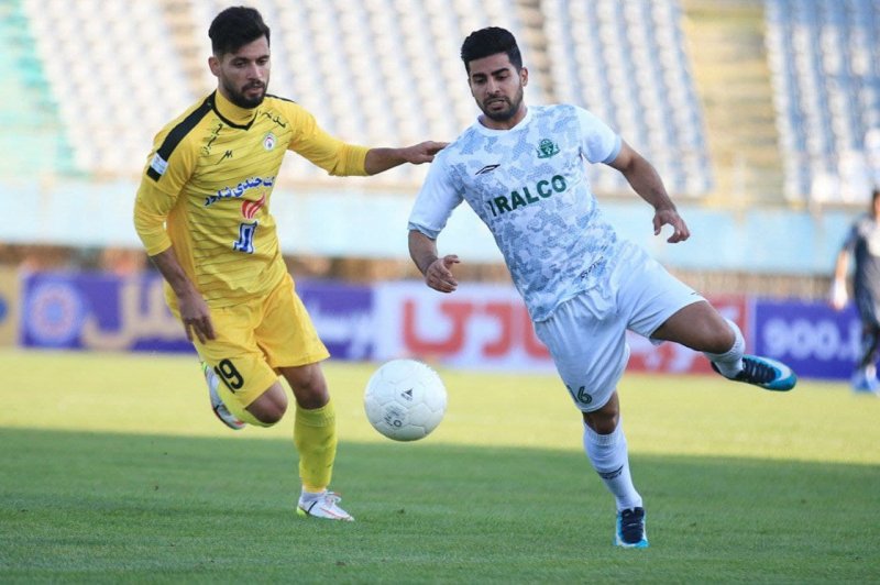 آریاکیا: دانشگر باید اخراج میشد