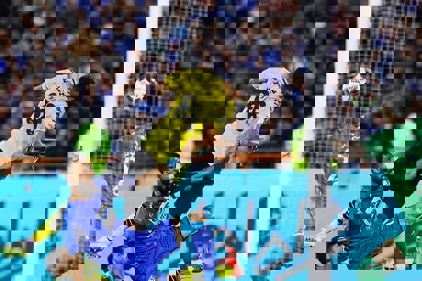 1673904