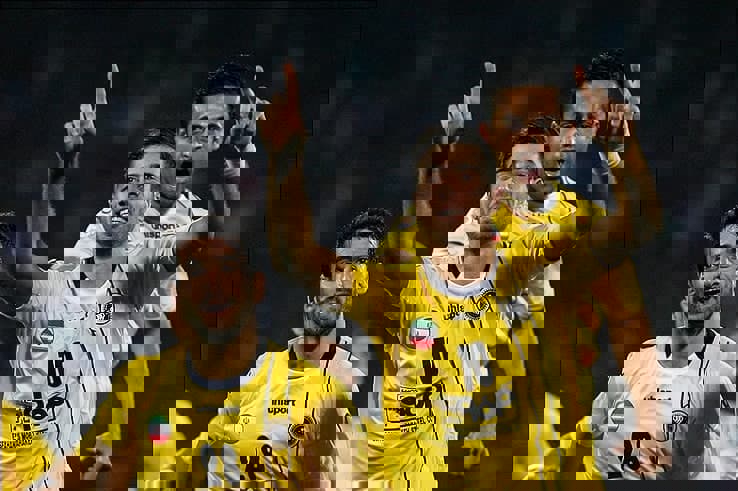 1673934