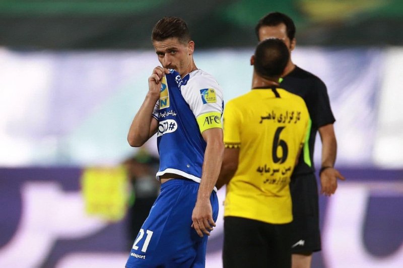 وریا غفوری، همچنان غایب تمرینات استقلال