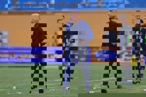 منصوریان: بازیکن خودم است و به او گفتم بی‌شعور!