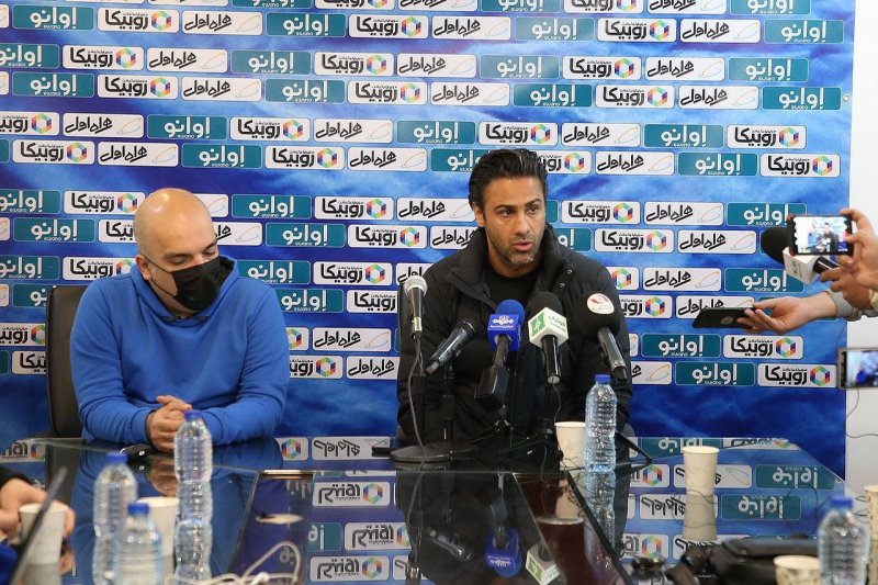 مجیدی: عزتاللهی نه، هافبک خارجی میخواهیم