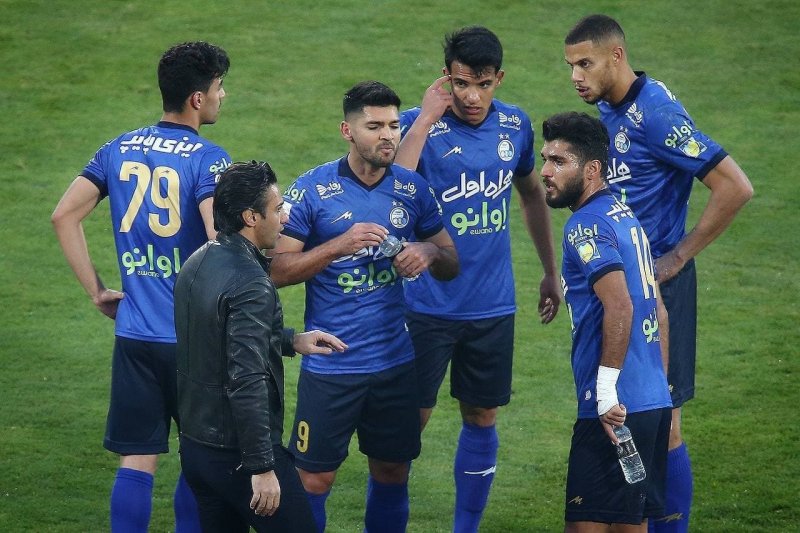 گزارش: اینجانب، قهرمان نیم فصل!