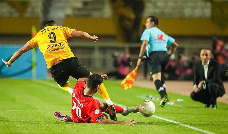 وحید کاظمی داور بازی سپاهان - پرسپولیس شد