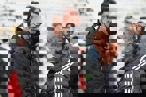 فجر ۰ - هوادار ۰؛ وقتی مدافع هوادار دروازه‌بانی می‌کند!