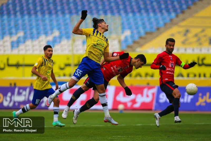 مدافع کلیدی نساجی، محروم از بازیِ هوادار