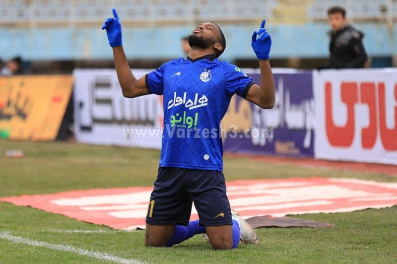 ستاره فرانسوی استقلال دوشنبه به تهران می‌رسد؟