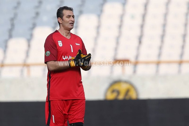 برومند: برگزاری بازیها در تختی جای تأسف دارد