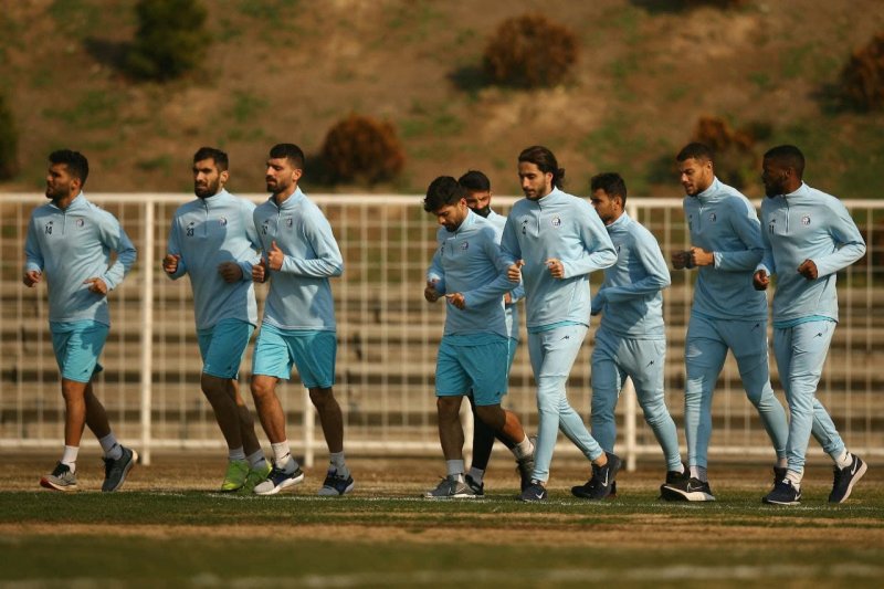 خانواده بازیکنان استقلال نیز درگیر کرونا شدند!