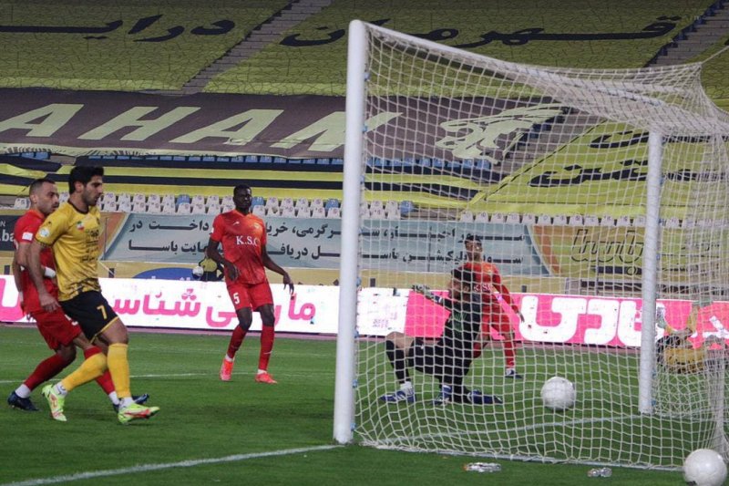 نورافکن جایگاه وحید امیری را گرفت (عکس)