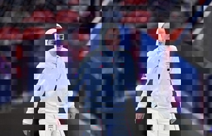 بهترین بازیکن آسیا خبرنگار ورزش سه شد (عکس)