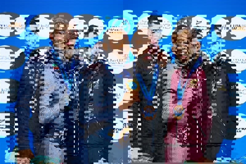 1682582