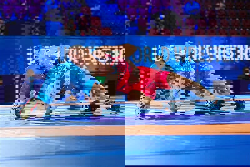 1682585