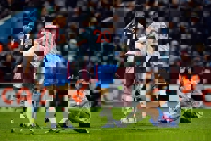 ویلا 2 - 2 یونایتد؛ ستاره برزیلی حال شیاطین را گرفت