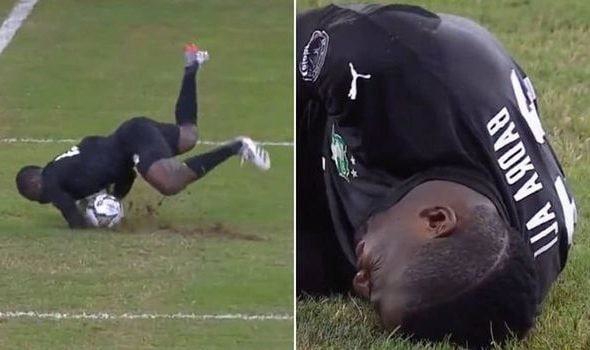 التماس و گریه؛ این توپ را گل نکنید! (عکس)