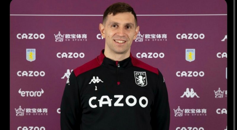 دروازهبان جنجالی آرژانتین تا ۲۰۲۷ در استونویلا