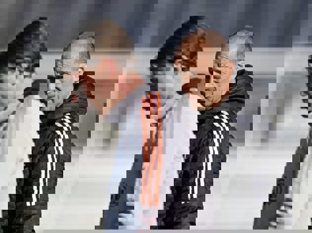 1686954