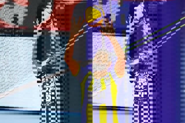 معروف، عامل نیمکت نشینی موسوی!