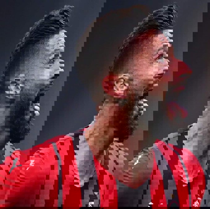 1688986